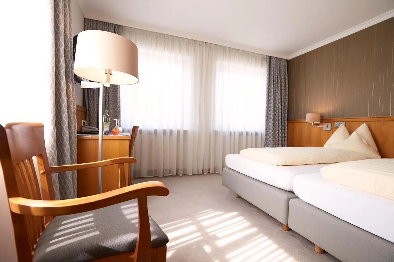 Hotel Alter Wirt Hallbergmoos 3*,